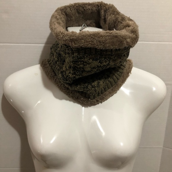 Winter Women’s Neck Muffler Scarf - Picture 7 of 9
